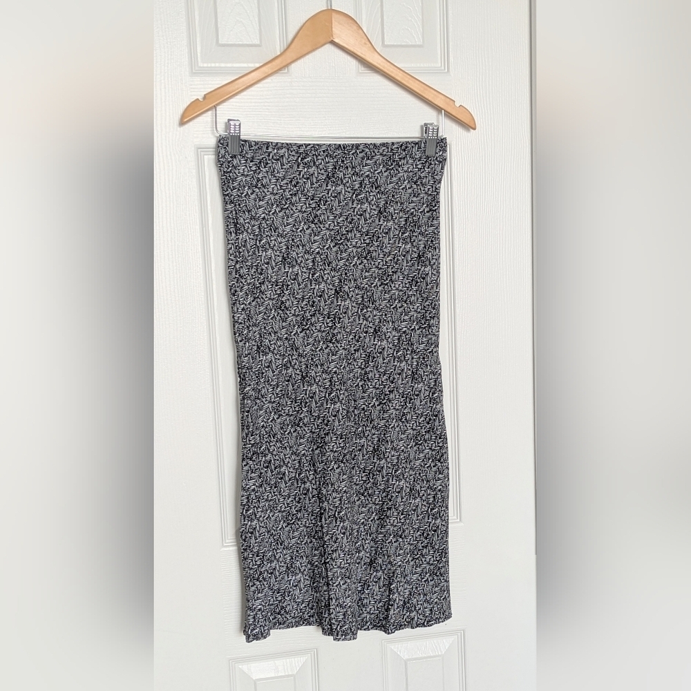 Studio Womens (Small) Black&White Geometric Design Lightweight Pencil Midi Skirt
